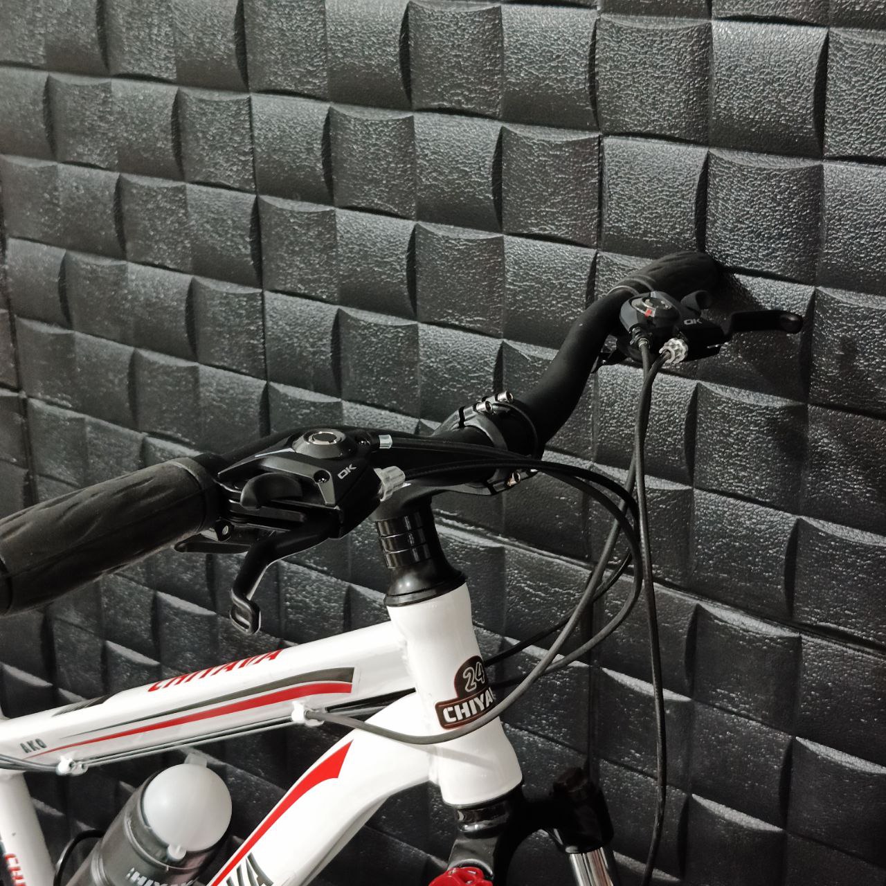 دوچرخه چیاوا مدل آکو سایز 24 دوشاخ کمکدار ترمز دیسکی (سفید) - Image 3