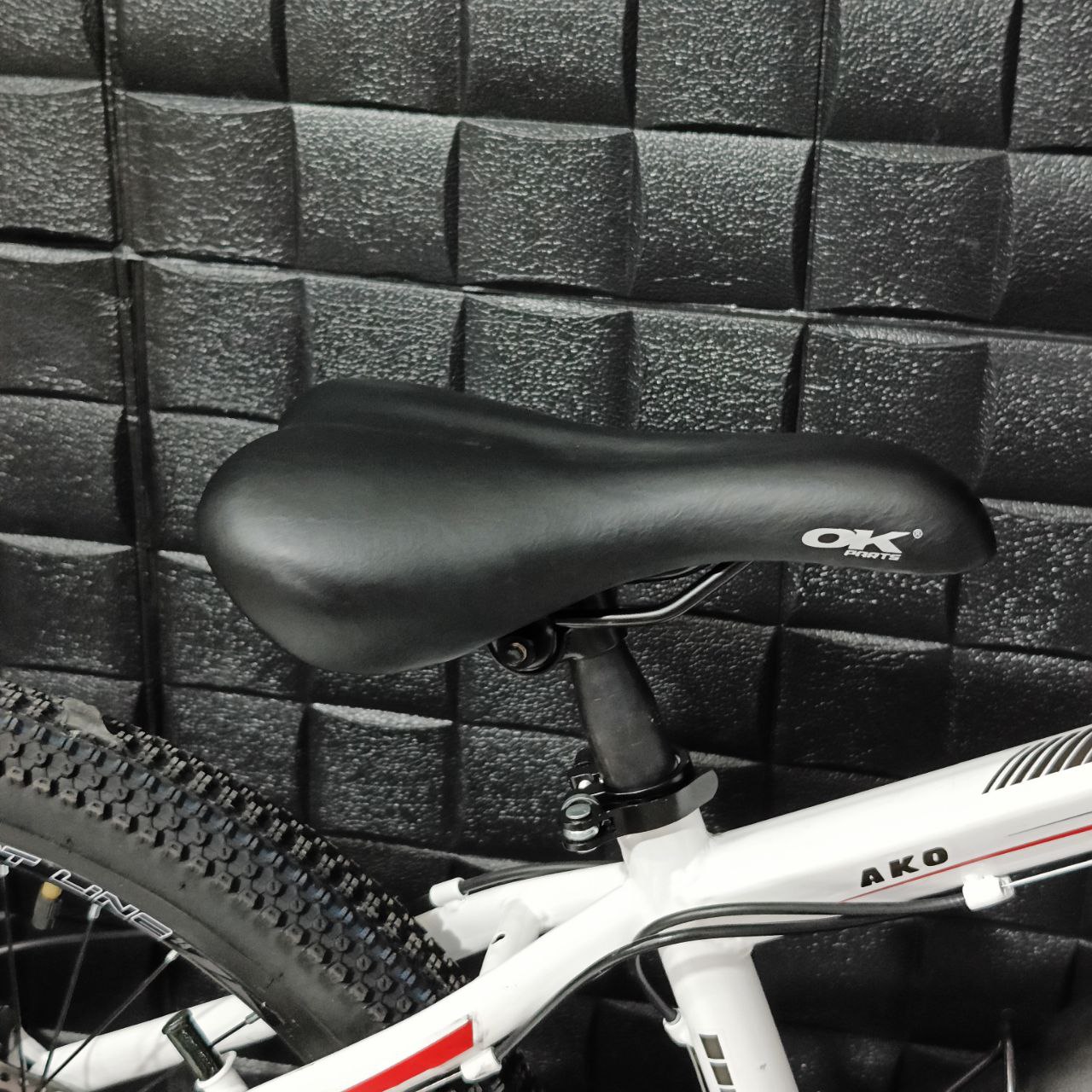 دوچرخه چیاوا مدل آکو سایز 24 دوشاخ کمکدار ترمز دیسکی (سفید) - Image 5