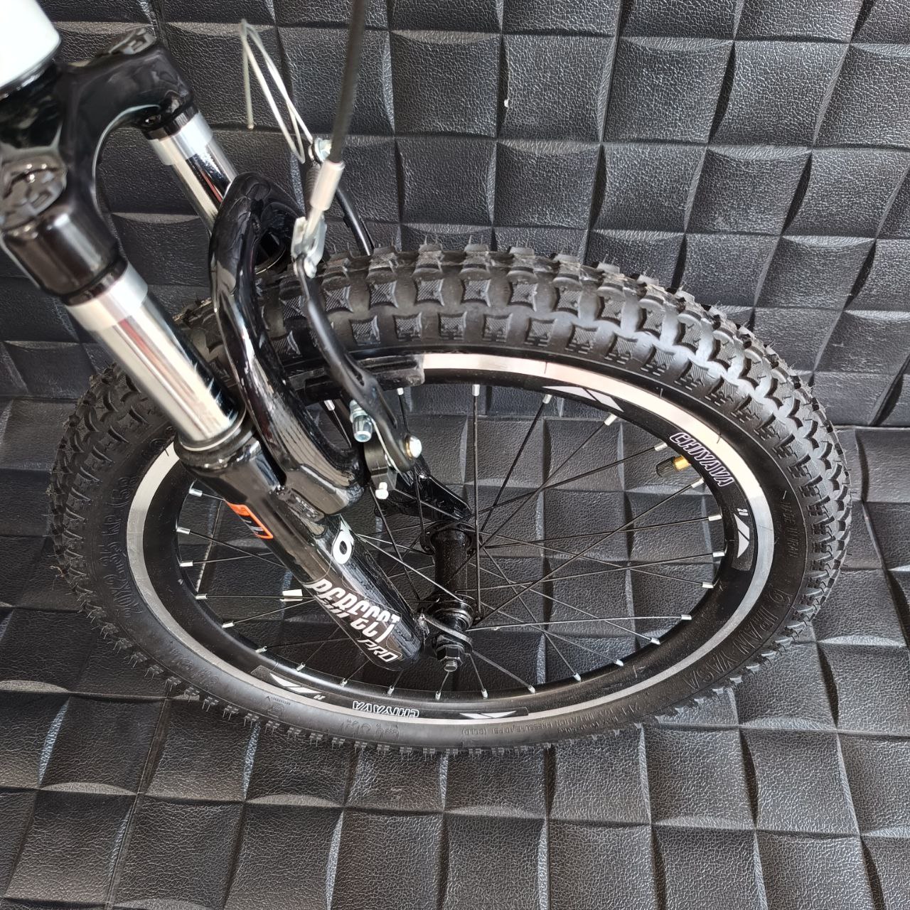 دوچرخه چیاوا مدل آکو سایز 20 دوشاخ کمکدار ترمز لقمه ای (سفید) - Image 2