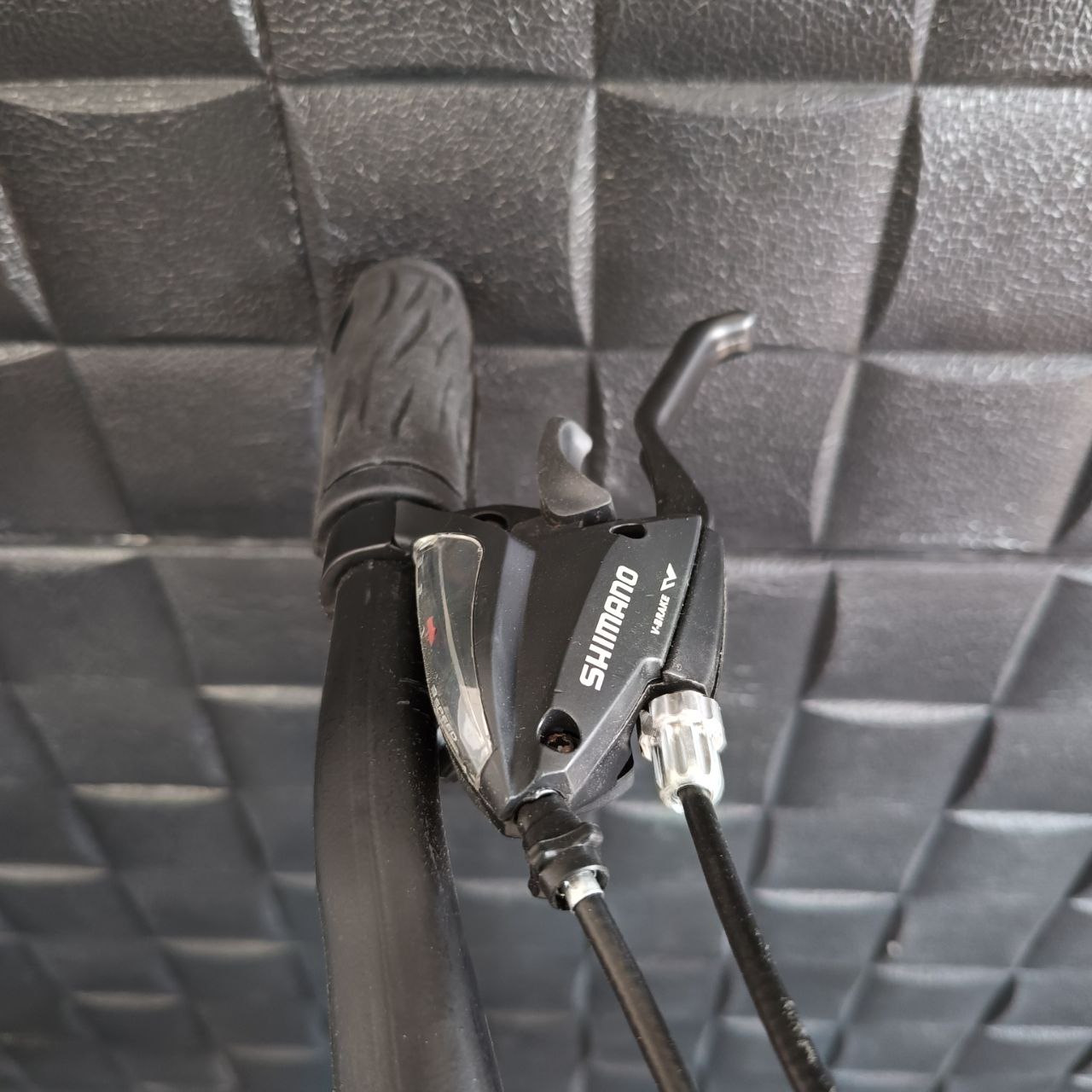 دوچرخه چیاوا مدل آکو سایز 20 دوشاخ کمکدار ترمز لقمه ای (سفید) - Image 5